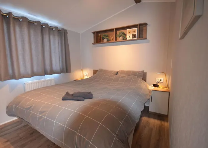 By Wadden Sea With Sunny Garden * Hippolytushoef