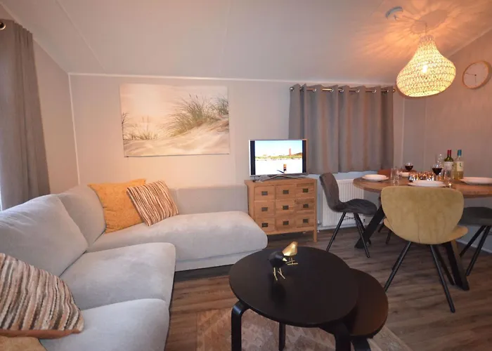 By Wadden Sea With Sunny Garden Chalet Hippolytushoef