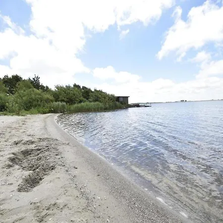 By Wadden Sea With Sunny Garden Alpehytte *